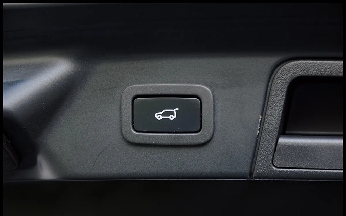 Land Rover Range Rover Velar cena 180000 przebieg: 104858, rok produkcji 2017 z Świdnica małe 742